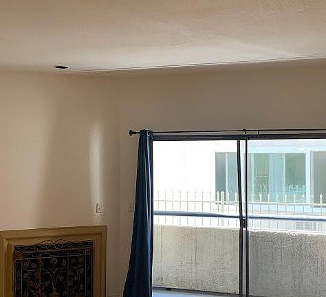 2nd image of 1931 Overland Ave #32