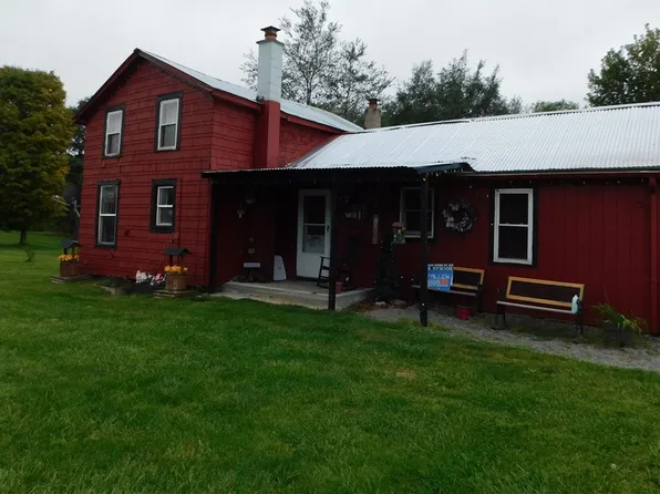 6086 Albion Rd, Oakfield, NY 14125