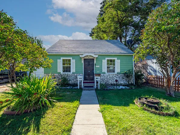 709 NW 2nd St, Grants Pass, OR 97526