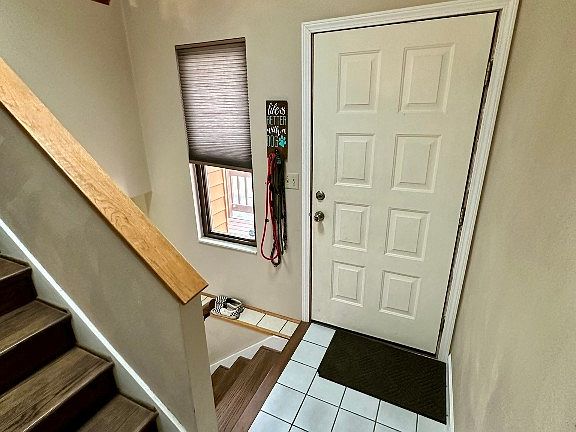 4th image of 90 Theresa Blvd