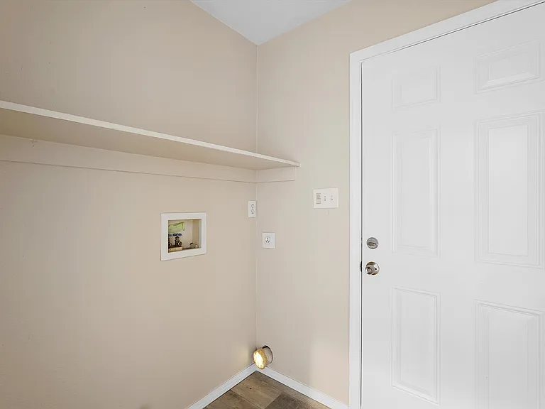 915 Kinley Ave NW — Photo 22