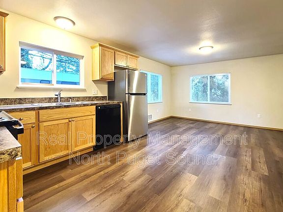 5th image of 4131 104th St NE