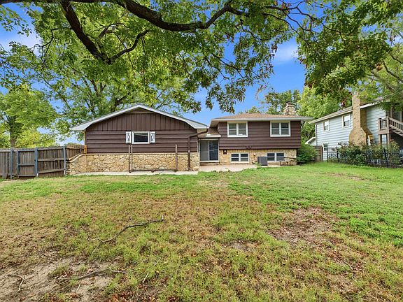 4th image of 1383 N Caddy Ln