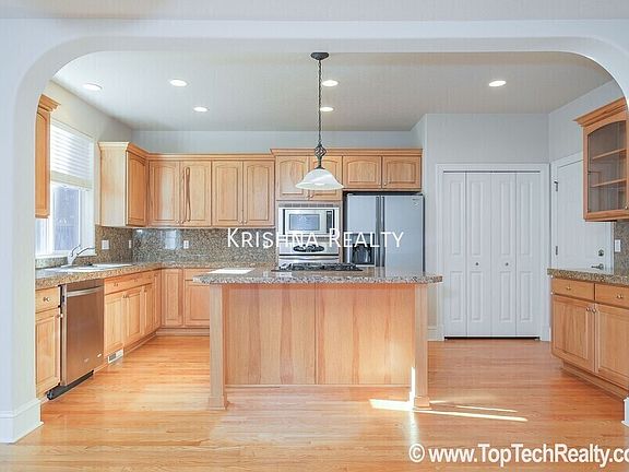 3rd image of 12750 NW Alsace Ln