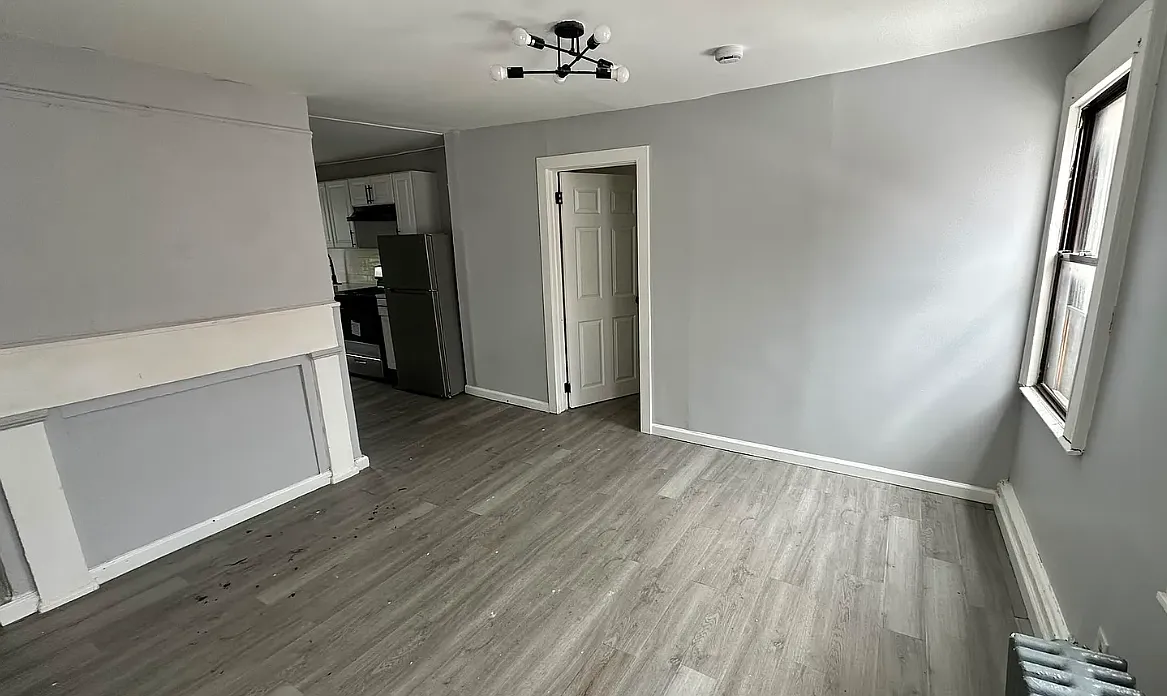 2 bed, 800 sqft, $2,000 — Photo 3