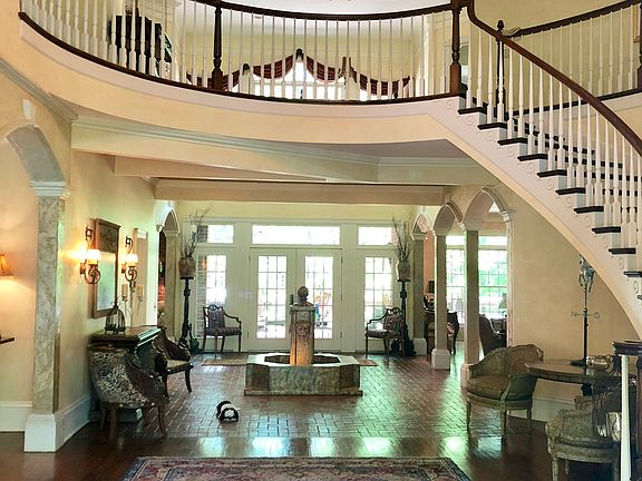 VERY OPEN FLOOR PLAN