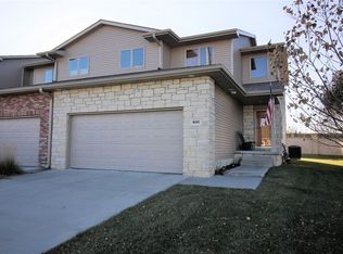 6141 Laroche Rd, Lincoln, NE 68526