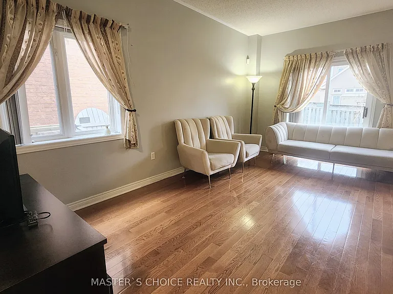 24 Golden Oak Ave — Photo 13