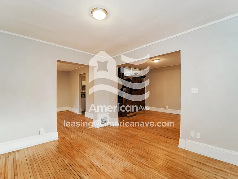 815373_003_wm_-_living_room_13289709.jpg
