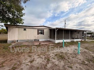 7897 Suncoast Dr, North Fort Myers, FL 33917