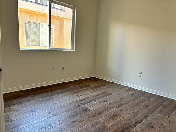 5th image of 14622 Gilmore St Unit 102