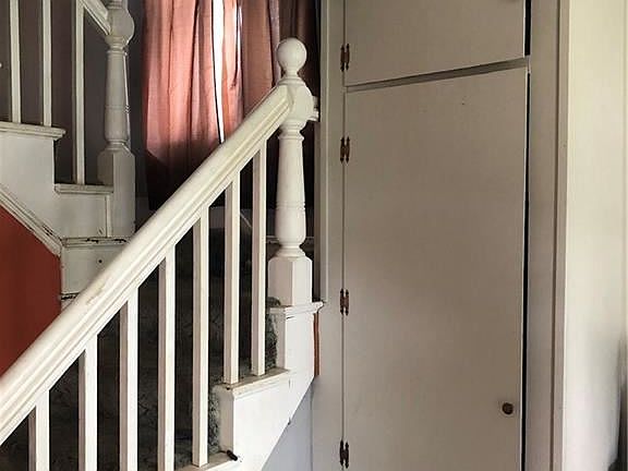 3rd image of 24 Maple Ave