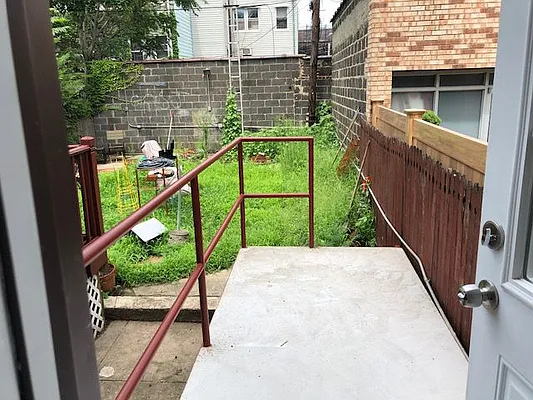 Rented by Francis Castoria LREB | media 6