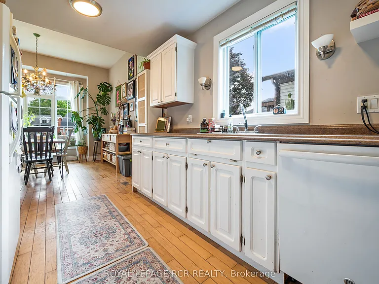 26 Sarah St — Photo 6