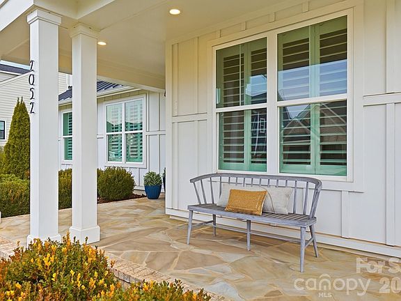 5th image of 2052 Thatcher Way