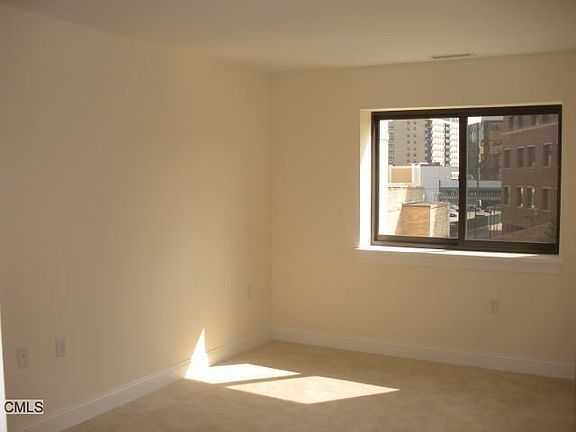 4th image of 143 Hoyt St APT 4L