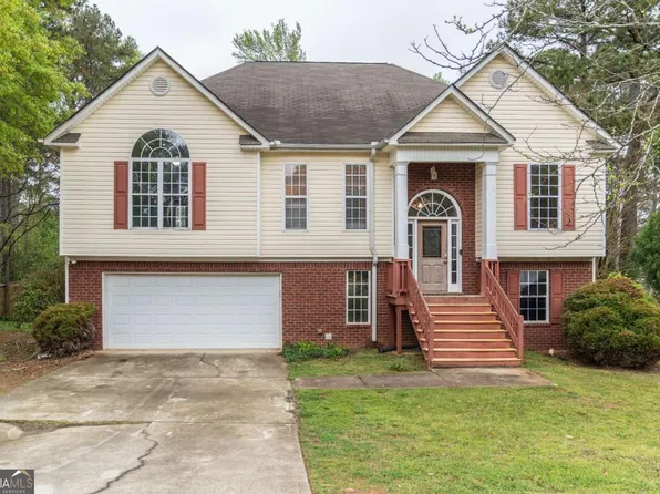 703 Paul Revere Dr, Locust Grove, GA 30248