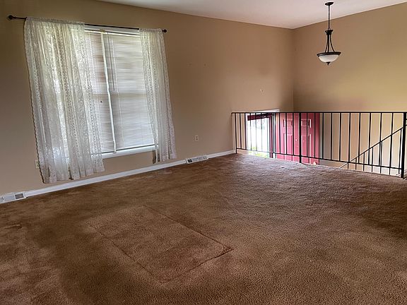 5th image of 2200 Irish Cir