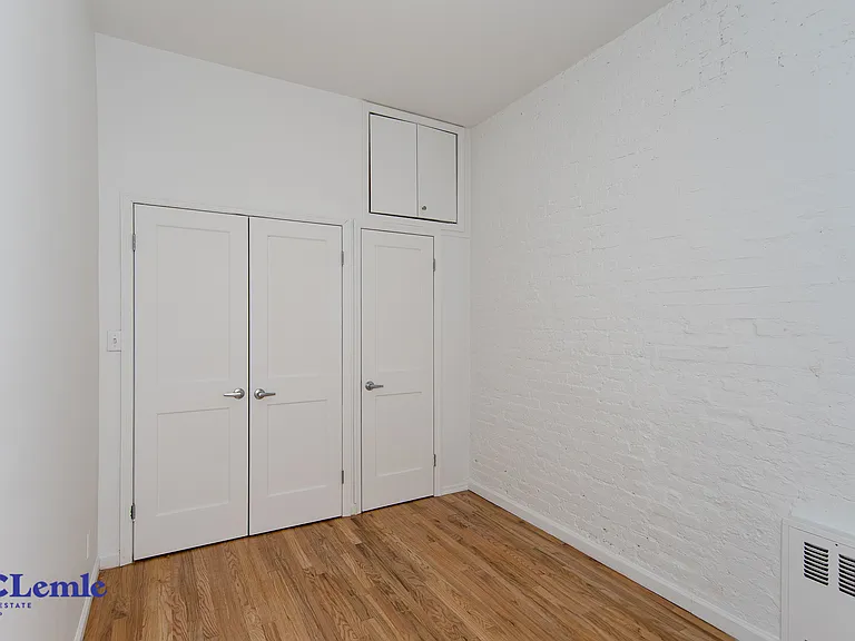 206 E 25th St #1FW — Photo 8
