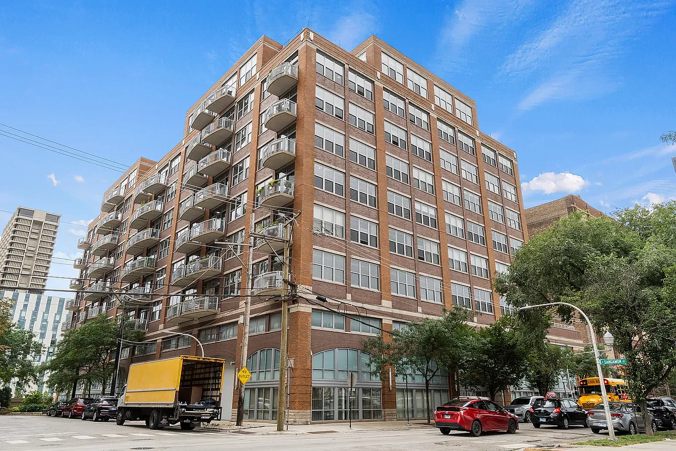 1 bed, 810 sqft, $2,500 — Photo 2