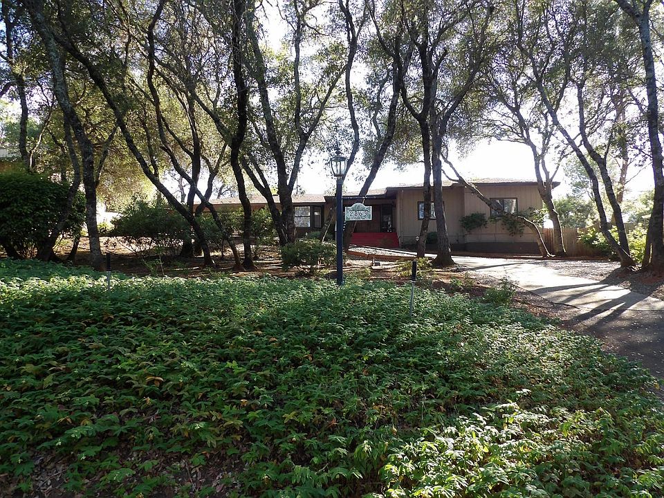 1st image of 2863 Holly Hills Ln