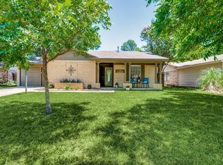 1805 Westcrest Dr, Arlington, TX 76013