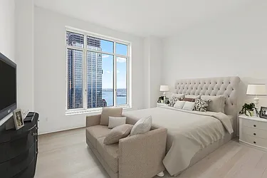 Rented by New York Casas Ltd.