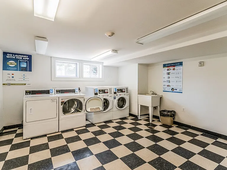 Carraway - 1575 Spring Pl NW — Photo 14