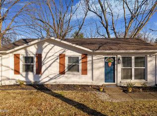 6812 Village Green Blvd, Pewee Valley, KY 40056