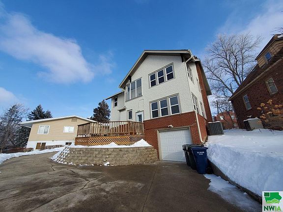 5th image of 2919 Sunset Cir