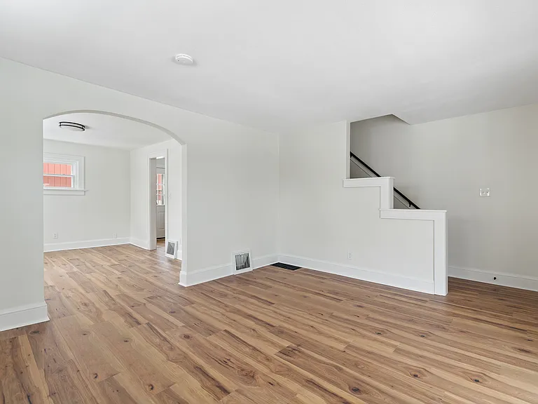 378 Cross St — Photo 2
