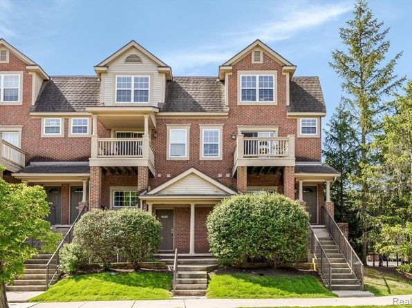 2992 Barclay Way #226