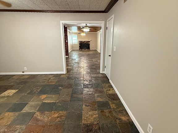 4th image of 416 E Loretta Ave