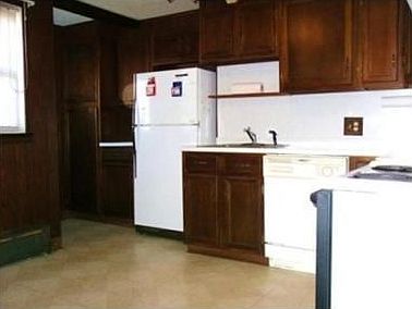 4th image of 190 Elmwood Ave