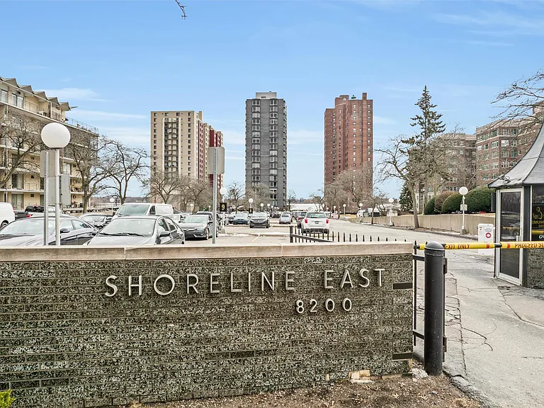 8200 E Jefferson Ave #506 — Photo 43