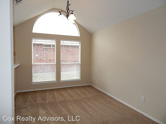 5th image of 284 Beech Dr