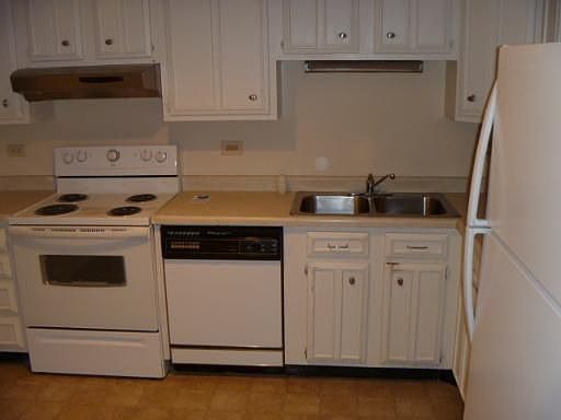 KITCHEN VIEW 1