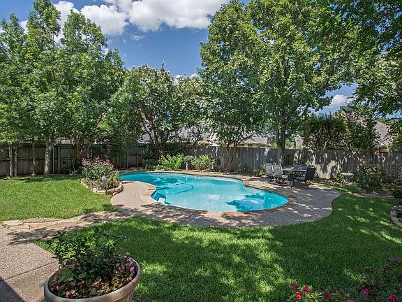 2nd image of 3104 Oak Meadow Dr