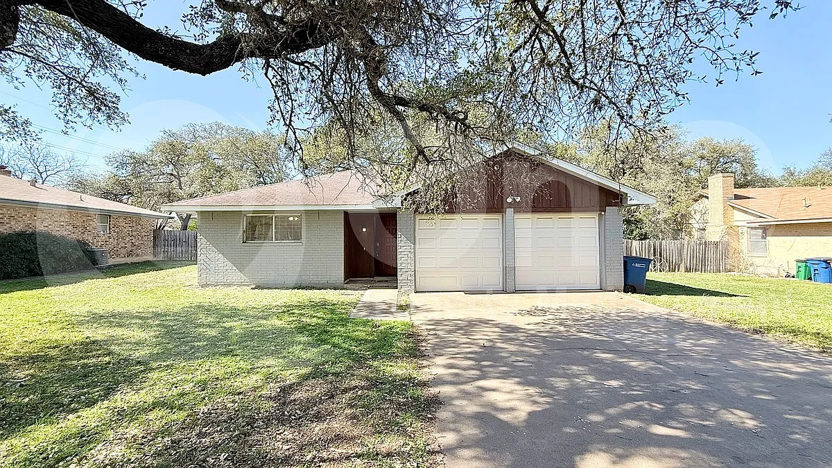 3 bed, 2.0 bath, 1257 sqft, $2,150 — Photo 2