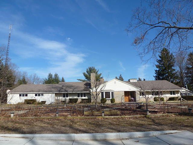 1st image of 800 S Lakeview Ave