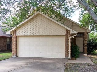 604 Oakland Hills Dr, Arlington, TX 76018