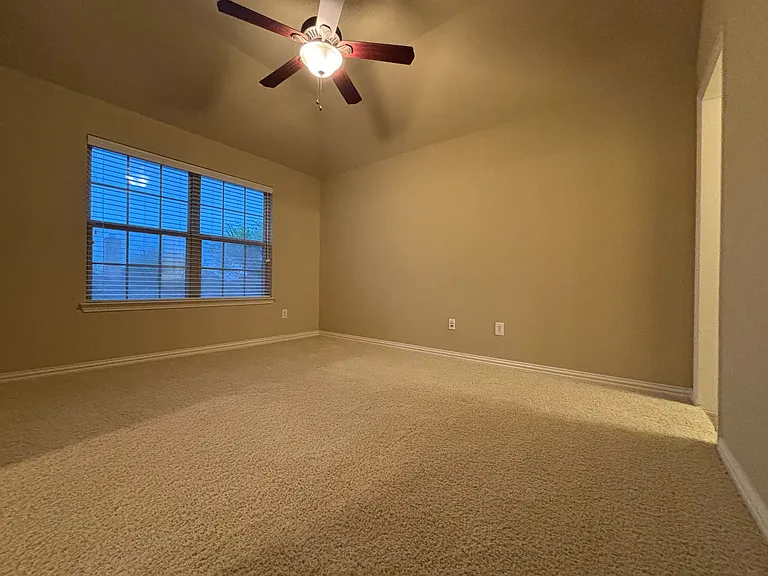 7812 Edgeglen Trl — Photo 23