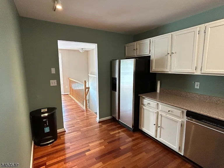 50 Pine St #J — Photo 6