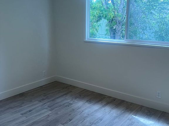 4th image of 650 Gladstone St #4
