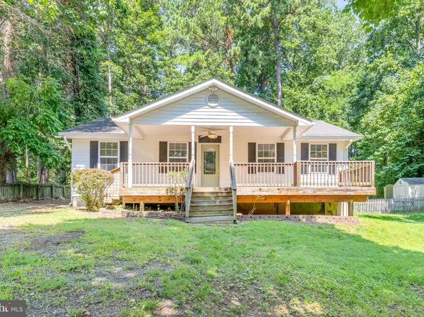 1157 White Sands Dr, Lusby, MD 20657