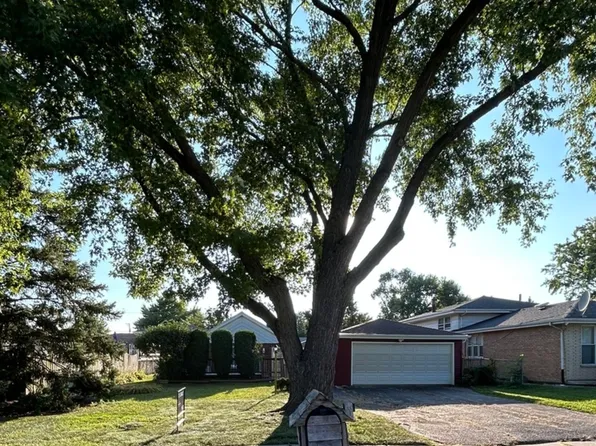 9170 Crescent Ct, Oak Lawn, IL 60453
