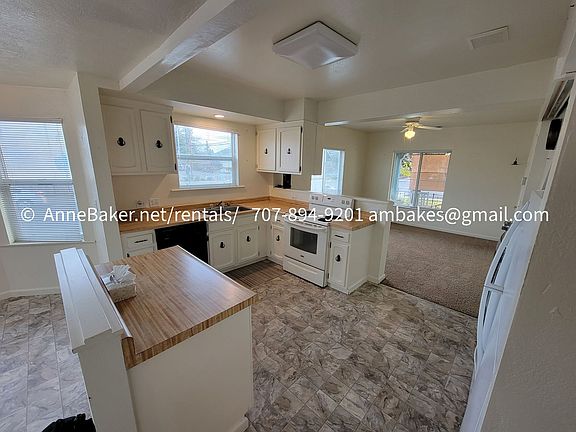 3rd image of 402 N Cloverdale Blvd #A