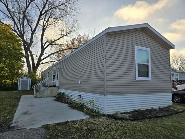 102 Anthony Dr #3, Lakeville, MN 55044