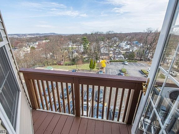 3rd image of 375 Rifle Camp Rd #403
