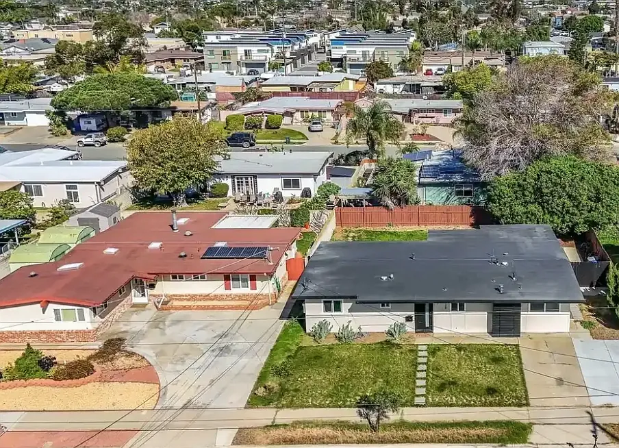 1 bed, 2000 sqft, $1,300 — Photo 3
